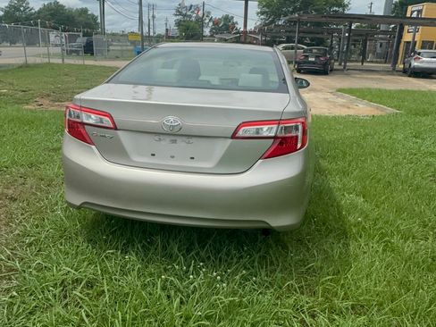Used 2014 Toyota Camry FWD image 4