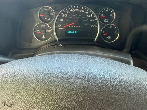 Used 2018 GMC Savana 3500 w/ Driver Convenience Package RWD image 8
