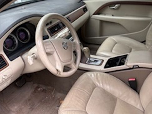 Used 2010 Volvo XC70 3.2 image 5