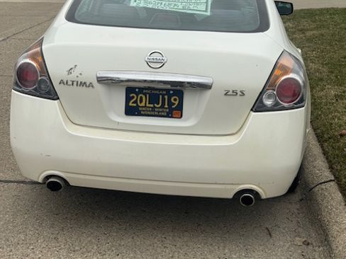 Used 2010 Nissan Altima 2.5 S image 8