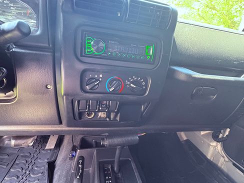 Used 2006 Jeep Wrangler X w/ Tire & Wheel Group (Ecco) image 10