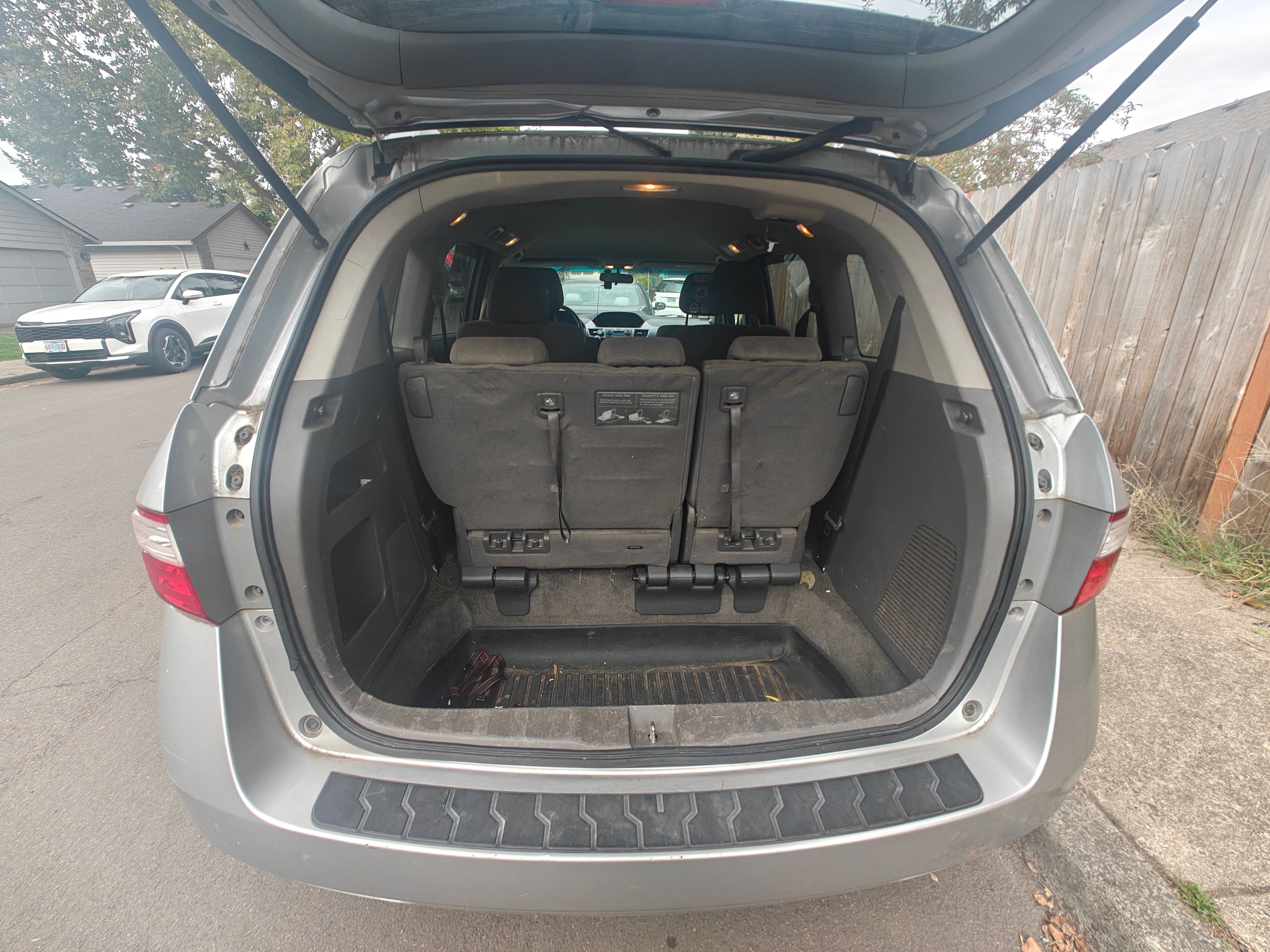 Used 2012 Honda Odyssey LX image 6