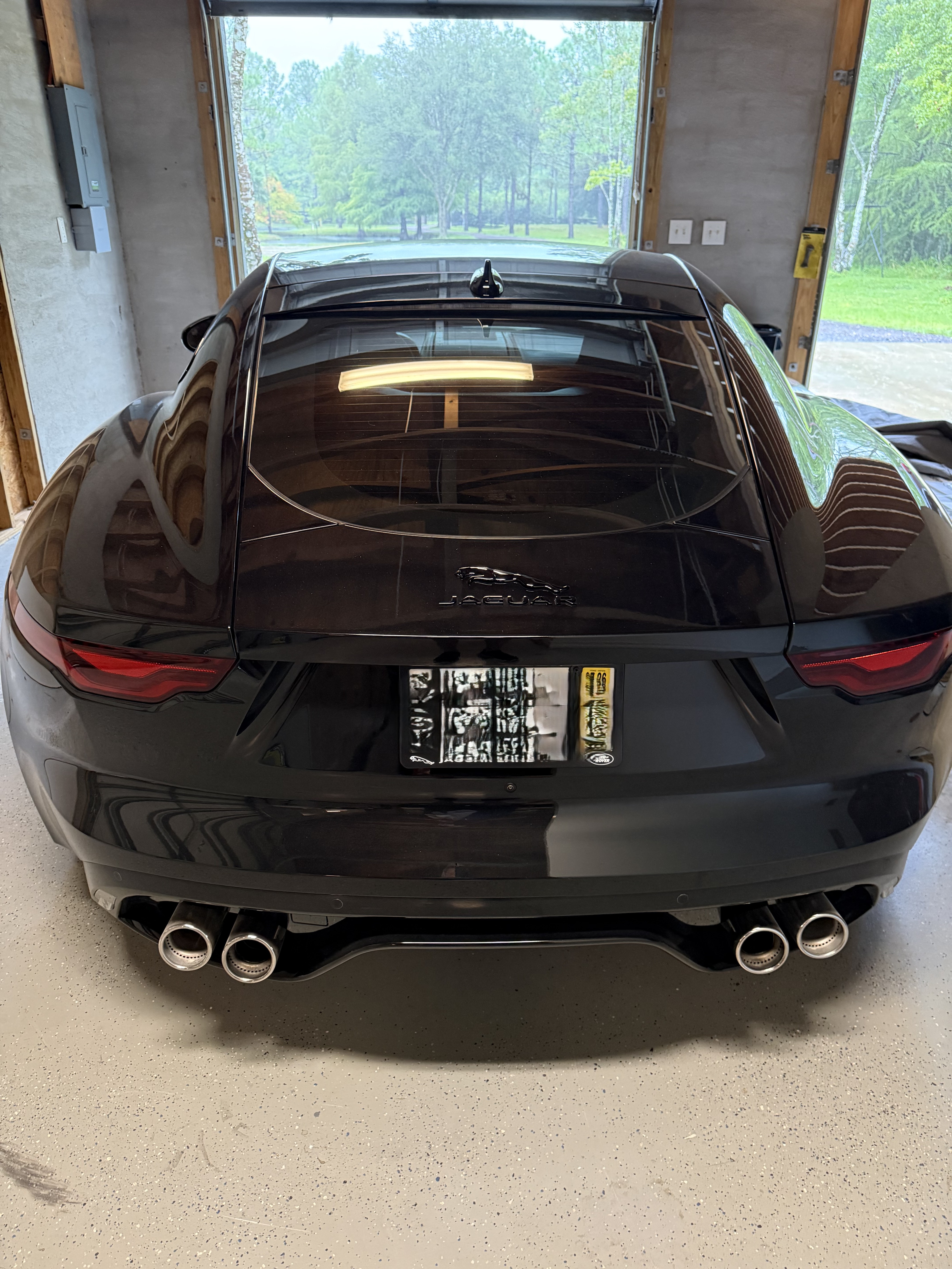 Used 2024 Jaguar F-TYPE R-Dynamic RWD image 4