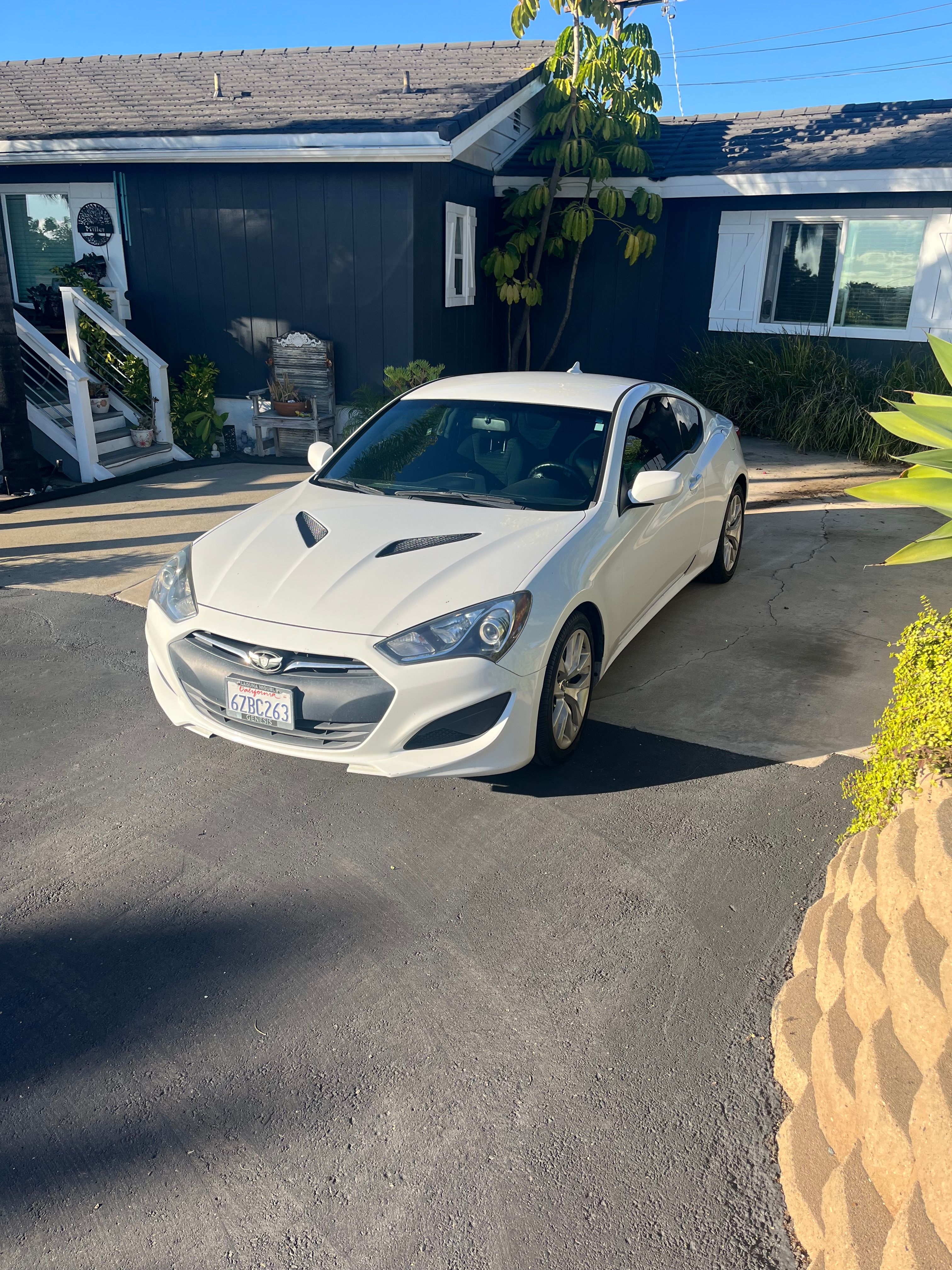 Used 2013 Hyundai Genesis 2.0T RWD image 2