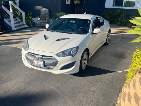 Used 2013 Hyundai Genesis 2.0T image 2
