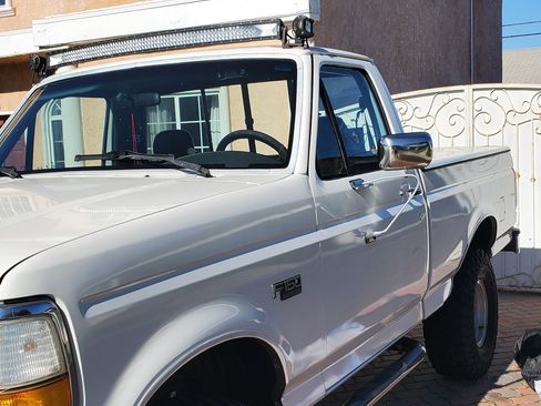 Used 1993 Ford F150 XL image 4