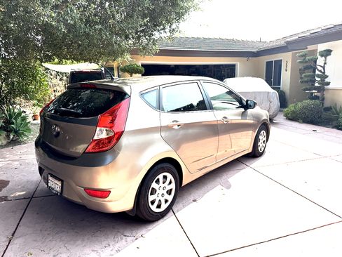 Used 2012 Hyundai Accent GS image 6