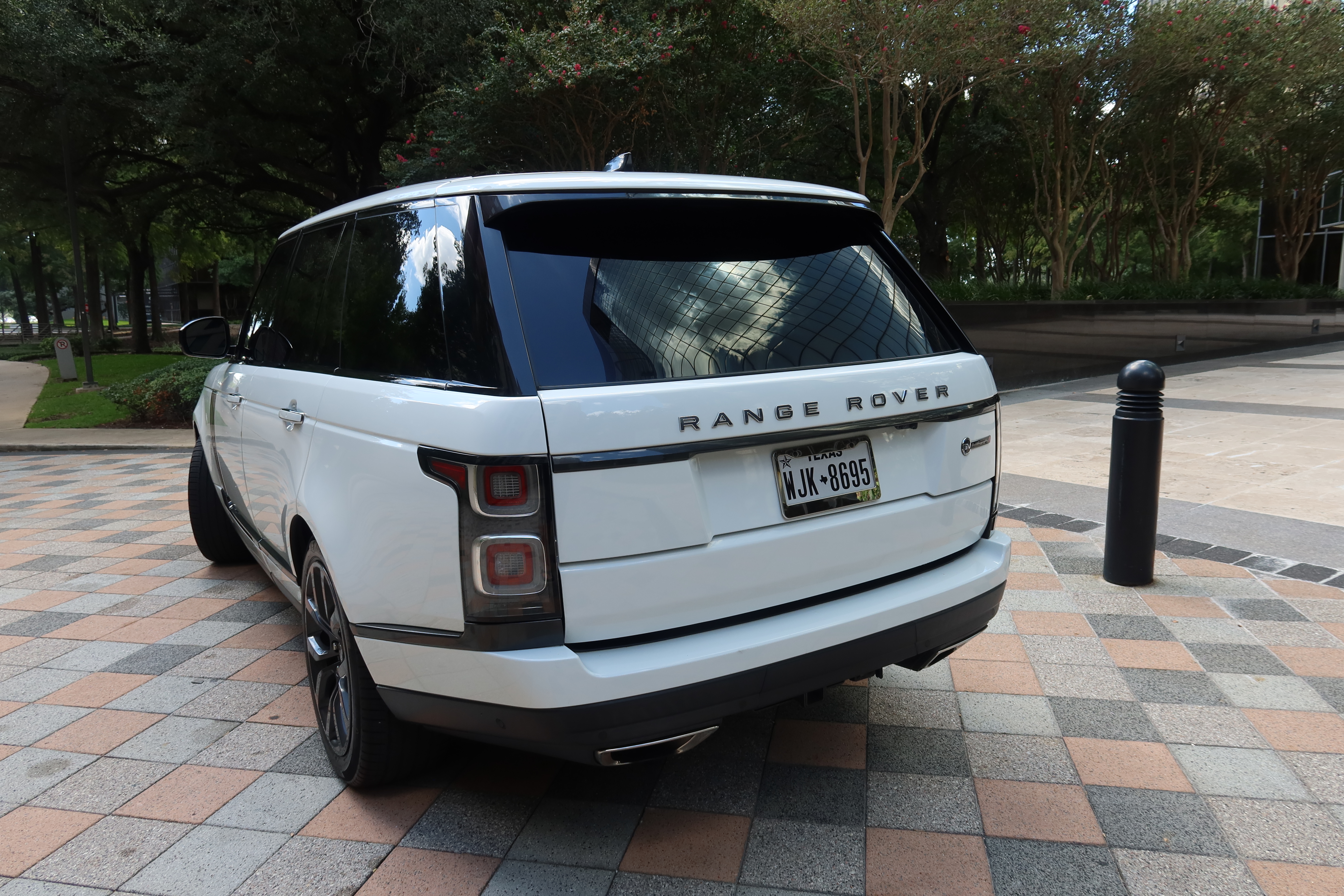 Used 2018 Land Rover Range Rover SV Autobiography Dynamic AWD/4WD image 25