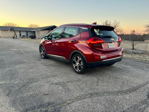 Used 2017 Chevrolet Bolt Premier w/ Driver Confidence II Package image 8