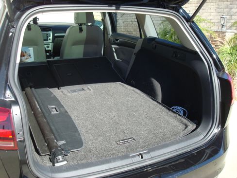 Used 2015 Volkswagen Golf TDI SE image 11