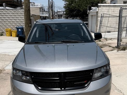 Used 2019 Dodge Journey SE FWD image 11