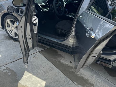 Used 2018 Chevrolet Volt LT FWD image 11