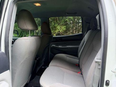 Used 2015 Toyota Tacoma 4x4 Double Cab image 9