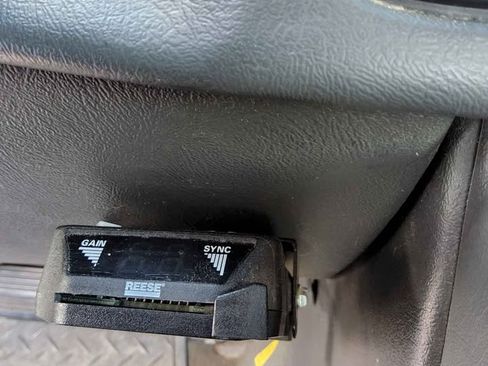 Used 2004 GMC Sierra 2500 SLE w/ Heavy-Duty Power Package image 13