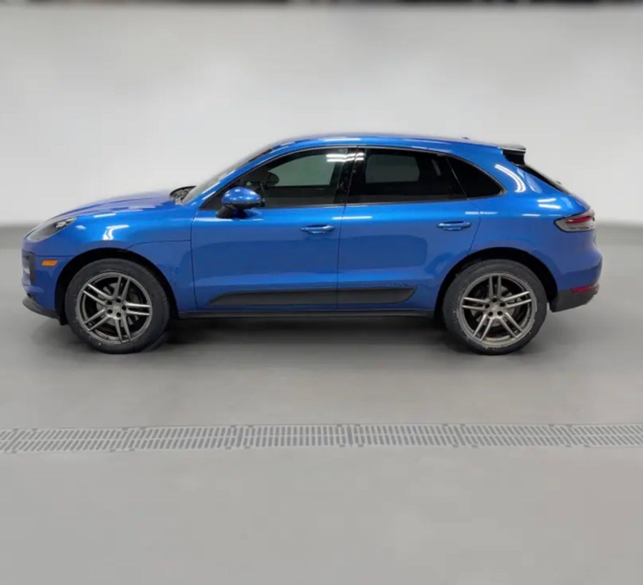 Used 2018 Porsche Macan Sport Edition AWD/4WD image 4