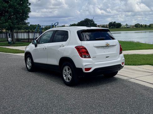 Used 2021 Chevrolet Trax LS w/ Tint and Cruise Package FWD image 5
