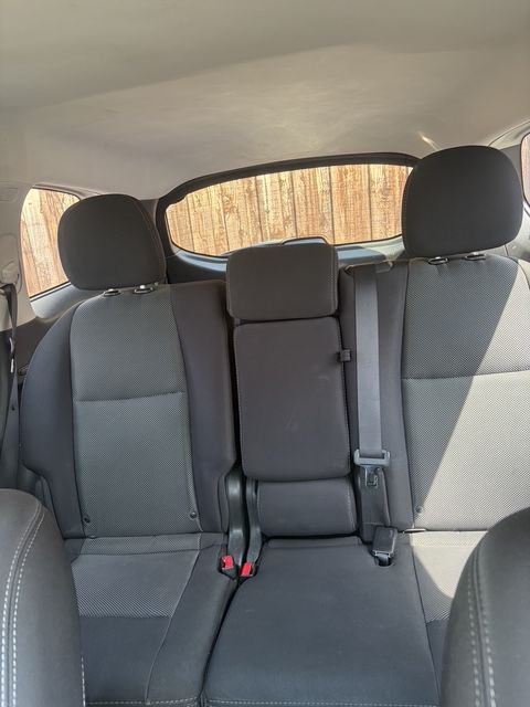 Used 2017 Nissan Pathfinder SV FWD image 14