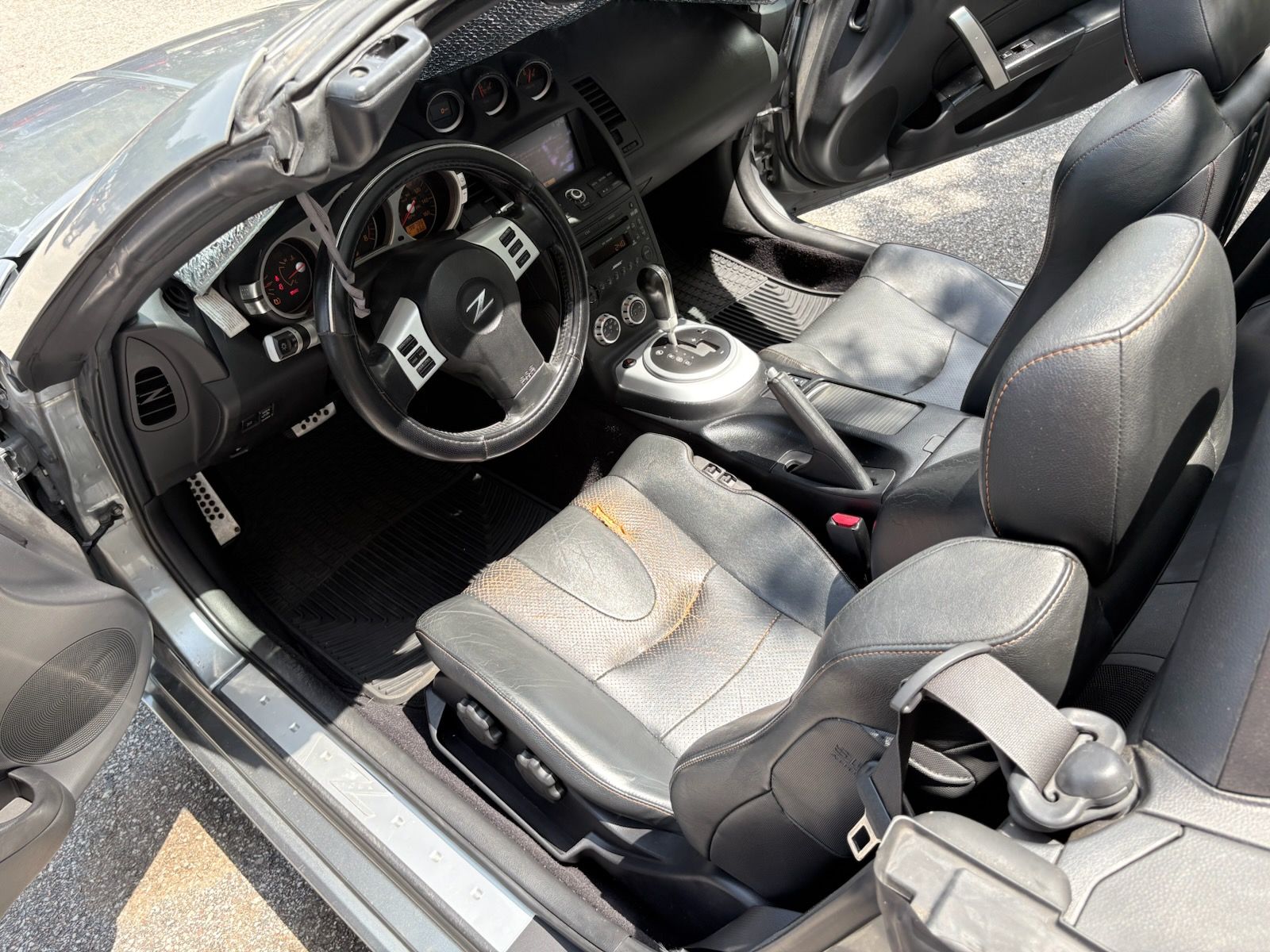 Used 2006 Nissan 350Z Touring RWD image 4