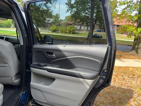 Used 2017 Honda Pilot EX-L image 9