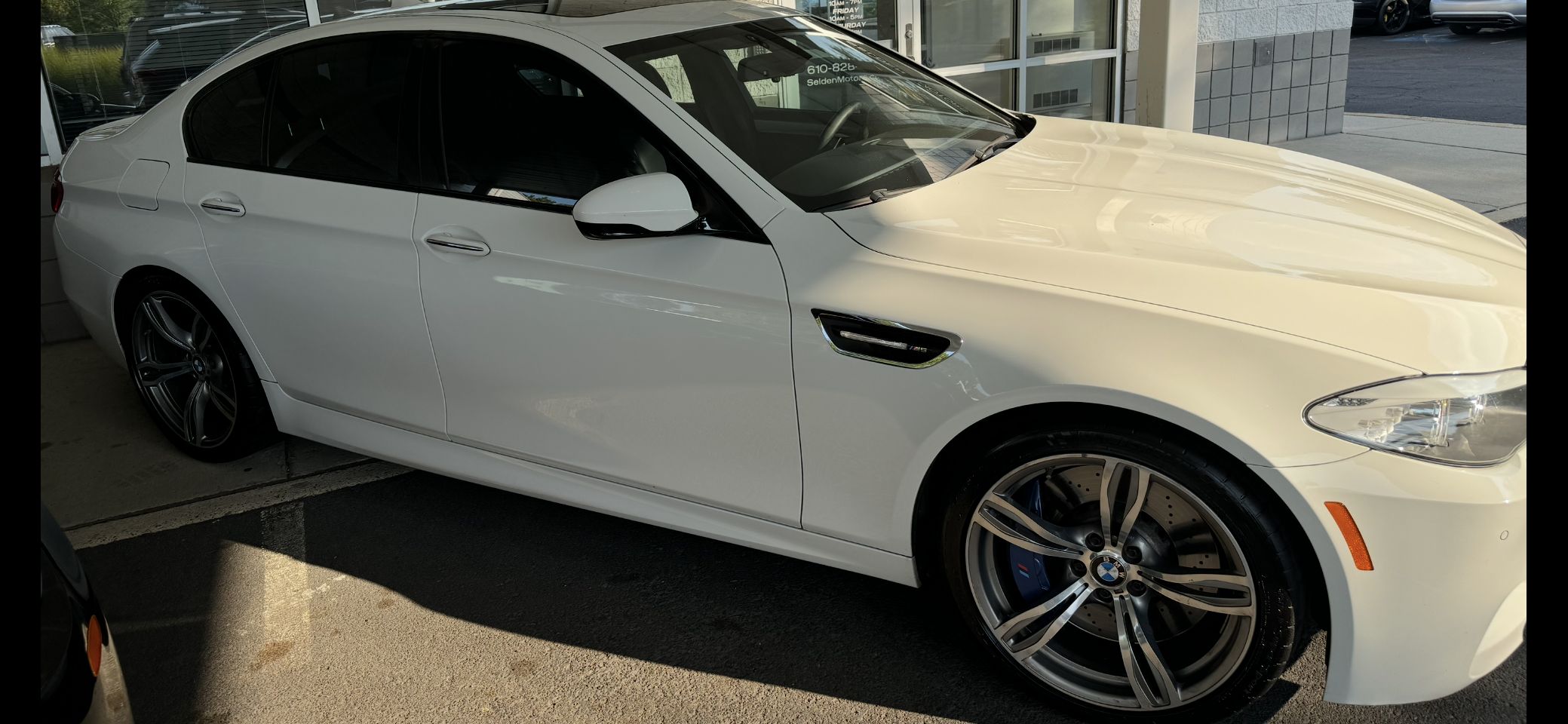 Used 2013 BMW M5 w/ Executive Pkg RWD image 2