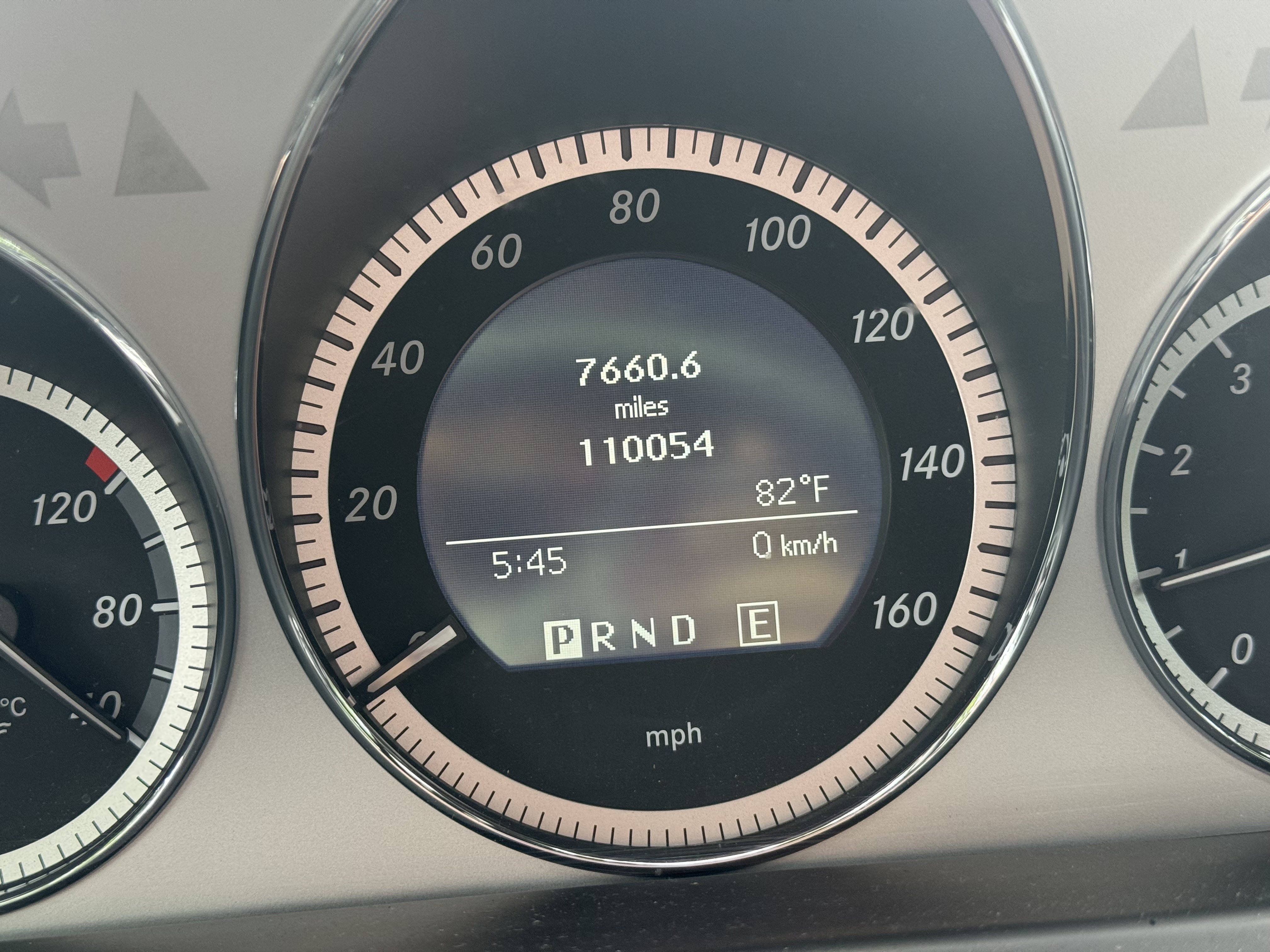 Used 2011 Mercedes-Benz C 300 Sedan image 4