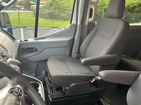 Used 2019 Ford Transit 350 XLT image 12