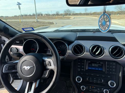 Used 2015 Ford Mustang GT image 2