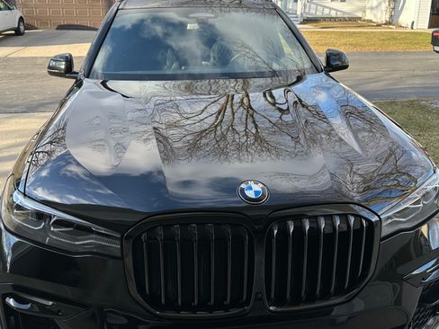 Used 2022 BMW X7 xDrive40i w/ M Sport Package AWD/4WD image 11