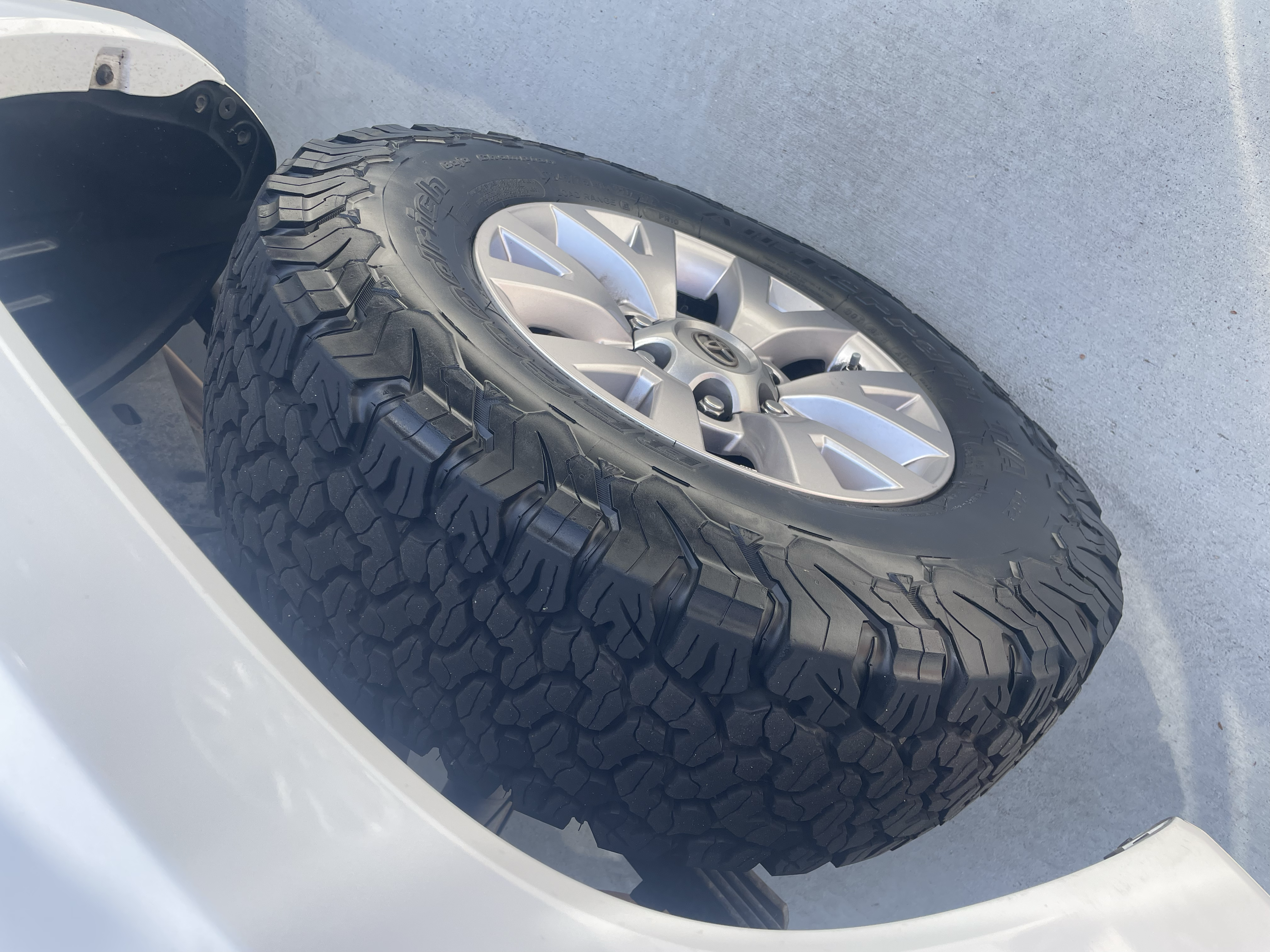 Used 2016 Toyota Tacoma SR5 RWD image 17