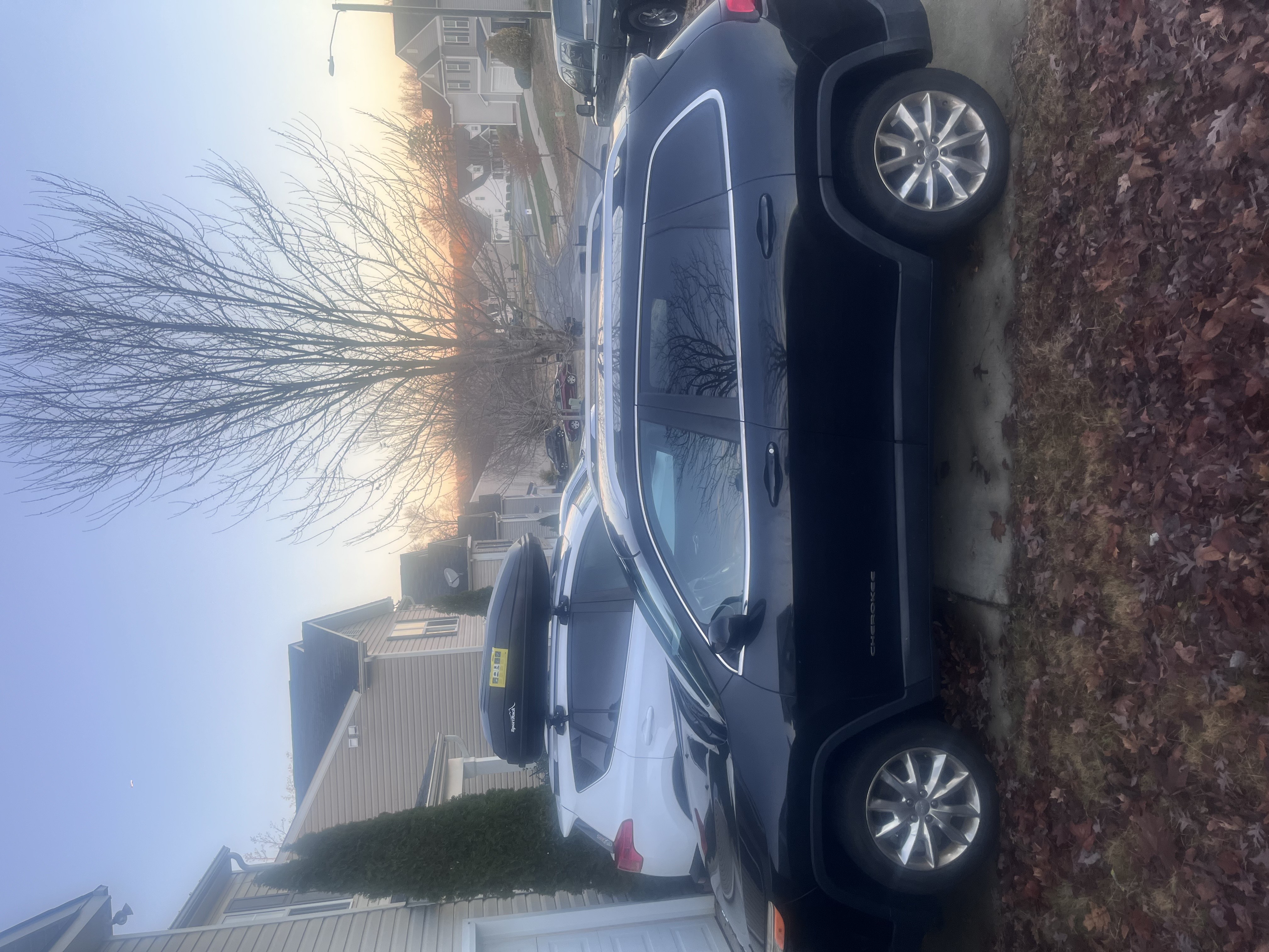 Used 2014 Jeep Cherokee Limited w/ Trailer Tow Group AWD/4WD image 11