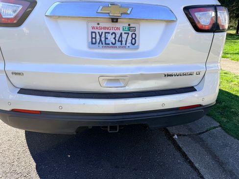 Used 2014 Chevrolet Traverse LT image 11