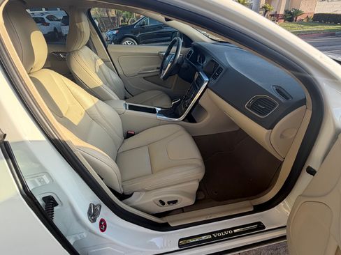 Used 2014 Volvo S60 T5 FWD image 9