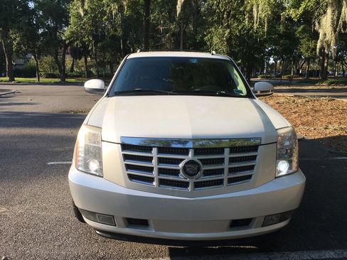 Used 2007 Cadillac Escalade 2WD image 1
