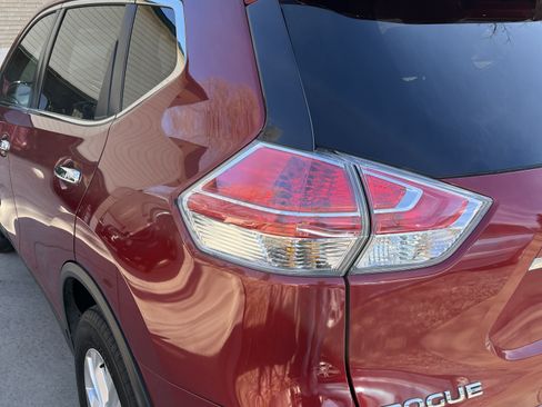 Used 2016 Nissan Rogue SV w/ SV Premium Package image 4