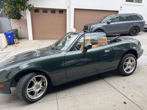 Used 1997 MAZDA MX-5 Miata image 8