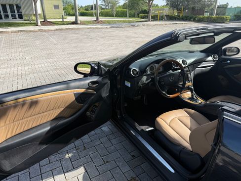 Used 2008 Mercedes-Benz CLK 350 Cabriolet image 4