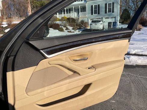 Used 2011 BMW 528i Sedan image 6