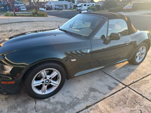 Used 2002 BMW Z3 2.5i image 1