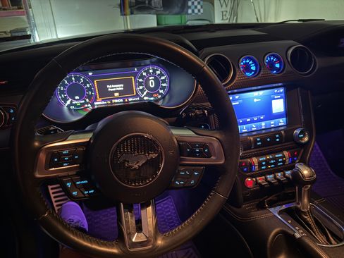Used 2019 Ford Mustang GT Premium w/ GT Performance Package RWD image 4