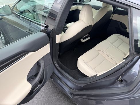 Used 2021 Tesla Model S Plaid image 10