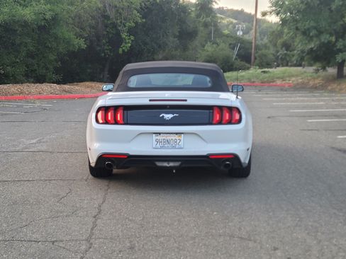 Used 2020 Ford Mustang Premium image 8