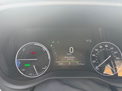 Used 2024 Toyota Sienna Limited image 8