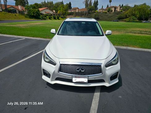 Used 2014 INFINITI Q50 w/ Deluxe Touring Package RWD image 10