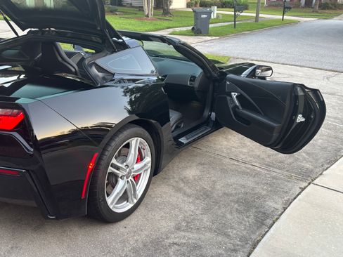 Used 2017 Chevrolet Corvette Stingray Coupe w/ 1LT RWD image 10