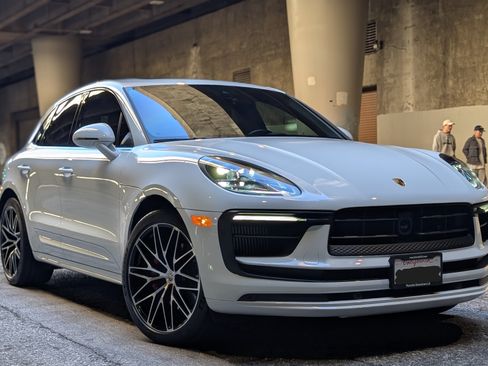 Used 2023 Porsche Macan S image 8