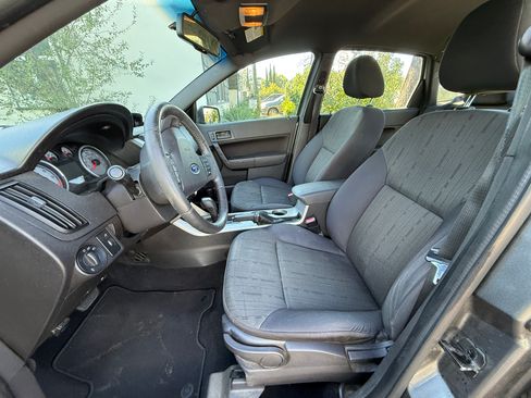 Used 2011 Ford Focus SE w/ 201A Rapid Spec Order Code image 10