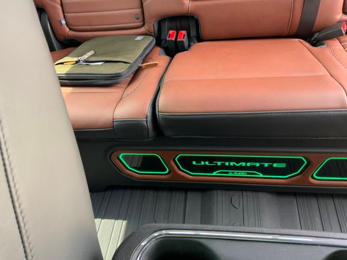 Used 2024 GMC Sierra 2500 Denali Ultimate image 16