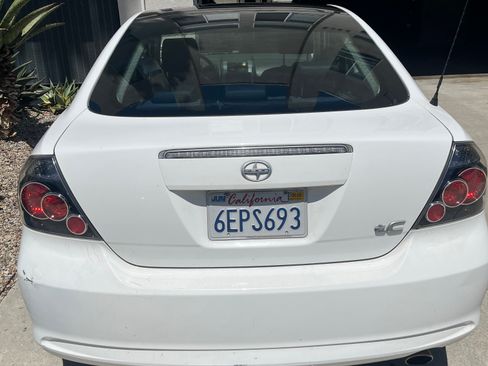Used 2009 Scion tC FWD image 9