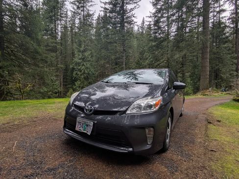 Used 2013 Toyota Prius Three image 12