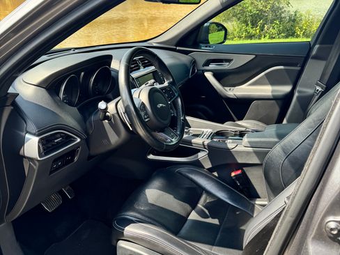 Used 2017 Jaguar F-PACE S AWD/4WD image 6